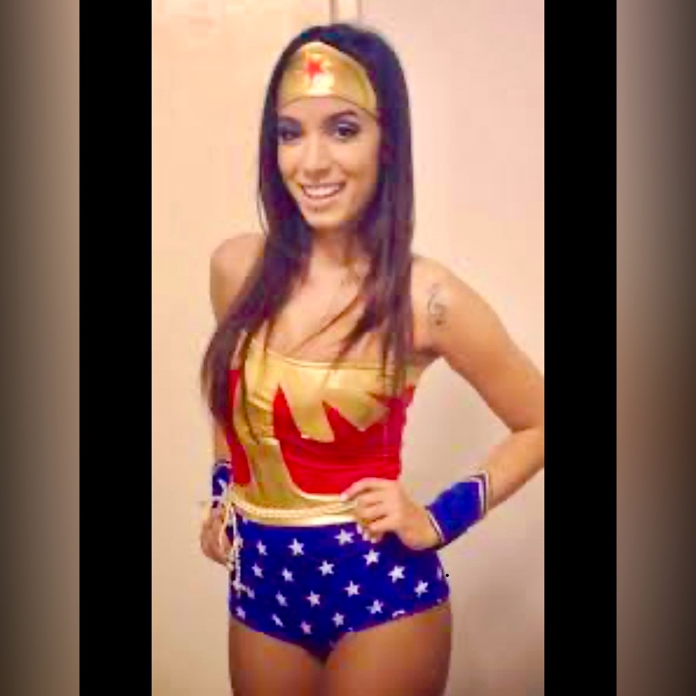 Halloween Wonder Woman Costume includes Headband and Metal cuffs